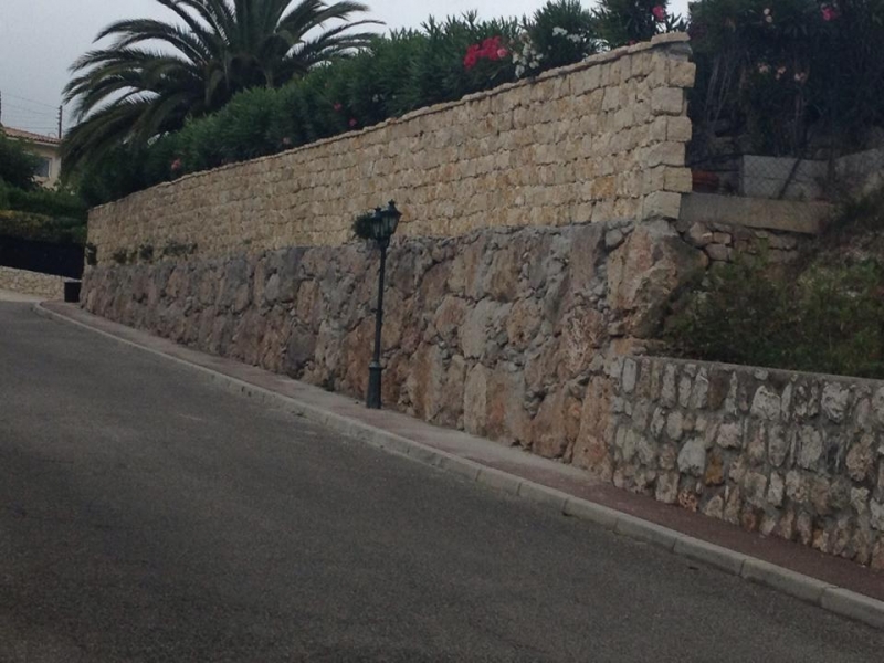 mur en pierre de parement